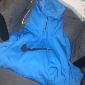 Therma fit nike sweater